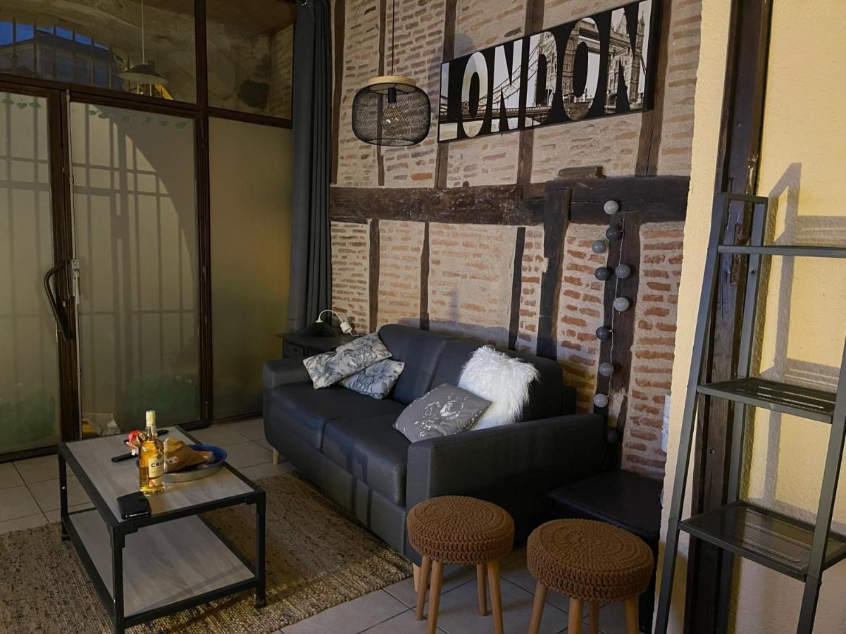 Poppy Appartement De Charme A 2 Min Centre-Ville フィジャック エクステリア 写真