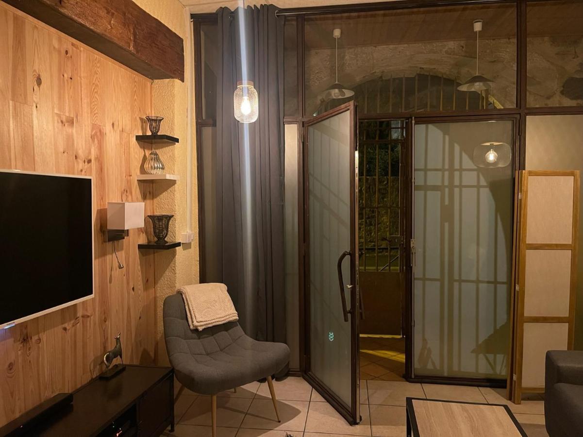 Poppy Appartement De Charme A 2 Min Centre-Ville フィジャック エクステリア 写真